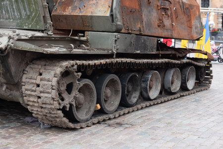 WARSAW, POLAND - JUNE 29, 2022: The exhibition of the destroyed in Ukraine Russian military vehicles on Castle Square. A close photo of the howitzer 2S19 Msta-S trackのeditorial素材