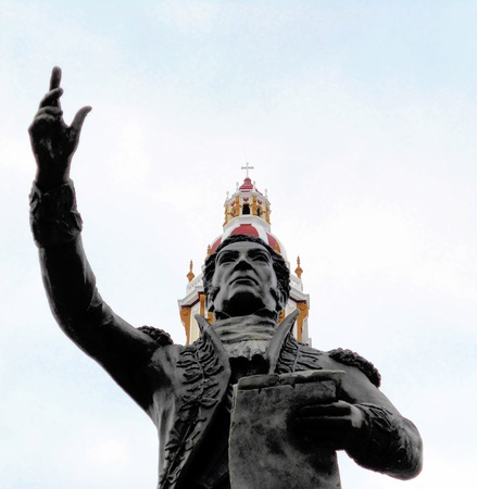 statue of a patriotic father with a manuscript delivering a speechのeditorial素材