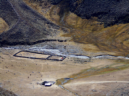 Capture of a mountainous landscape, evoking grandeur and majesty. Series that allows visualizing aspects of nature in its different facets: joyful, sad, gray, bright. Each moment has its own image.の写真素材