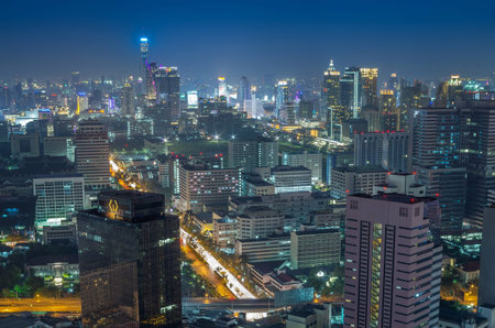 BANGKOK, THAILAND - MAR 2: Top view of United center building that can see cityscape of bangkok on march 2, 2014, United center Building is high 50 floor and is located at silom road, Thailandのeditorial素材