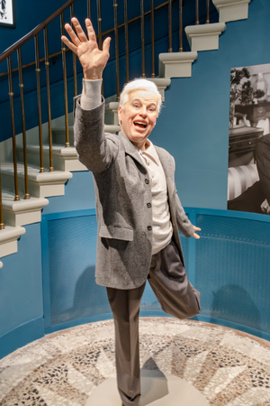 Wax statue of an aged Charlie Chaplin at the entrance to his world museum in Switzerlandのeditorial素材