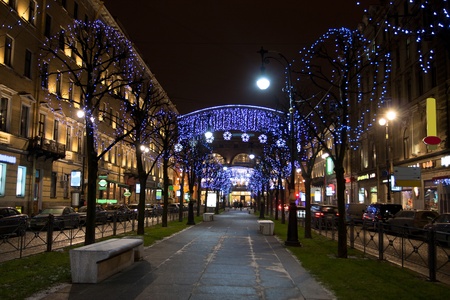 Night parkway in the center part of St. Petersburg decorater for the New Yearのeditorial素材