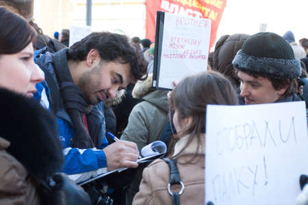 MOSCOW - March 10  Participants of the protest manifestation against falsification of the president election, Noviy Arbat in Moscow  March, 10, 2012 in Moscowのeditorial素材