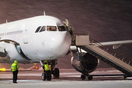 Moscow, Russia, February, 09,2015: serves the ladder to the planeのeditorial素材