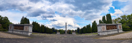 Warsaw, Poland - May 09, 2017: Soviet Military Cemetery in Victory Day - The anniversary of the signing of Nazi Germanys surrender in 1945のeditorial素材