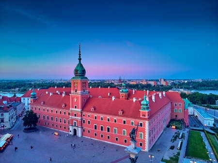 Beautiful panoramic aerial drone view on Warsaw Old town (Stare Miasto) - the oldest district of Warsaw (13th century), Royal Castle, square and the Column of Sigismund III Vasa at sunset, Polandのeditorial素材