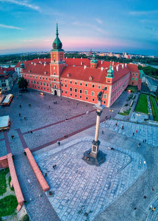 Beautiful panoramic aerial drone view on Warsaw Old town (Stare Miasto) - the oldest district of Warsaw (13th century), Royal Castle, square and the Column of Sigismund III Vasa at sunset, Polandのeditorial素材