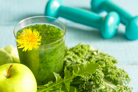 Green smoothie with dandelion healthy lifestyle conceptの写真素材
