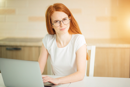 woman question. woman does not know for laptopの写真素材