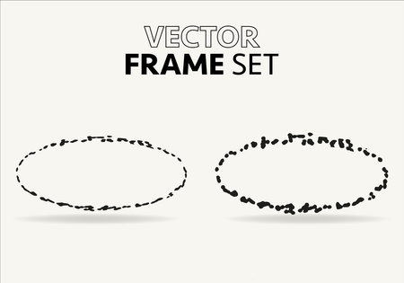 Doodle oval. Hand-drawn ellipse, round grunge frame and circled doodle isolated icon set on white.のイラスト素材