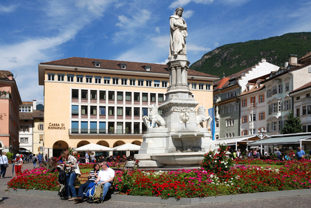Monument to the poet Walther von der Vogelweide auf the Walther Square in Bolzano in South Tyrol - Italy.のeditorial素材