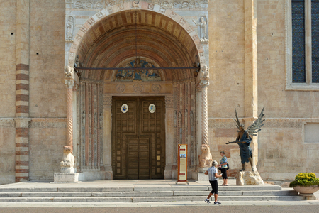 Portal of the Cathedral of Santa Maria Matricolare in Verona - Italy.のeditorial素材
