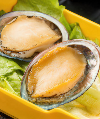 fresh mussel with salad in plastic container on wooden table, stock photoの写真素材