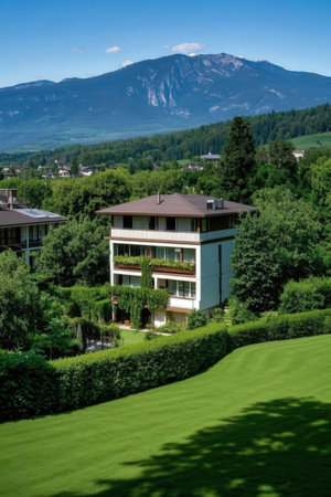 View of the villa on the slope of the Alps in Austriaの素材
