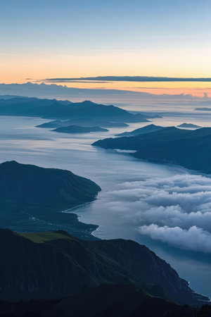 Sunrise over the sea of clouds in Queenstown, New Zealandの素材