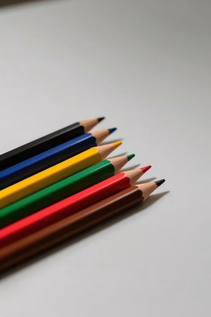 colored pencils on a white background, close-up, macroの素材