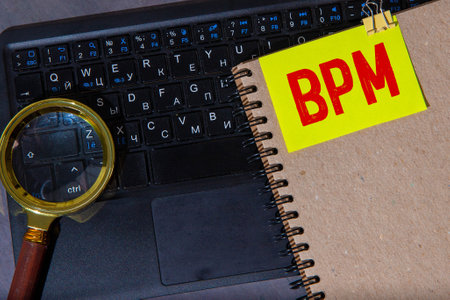 There is sticky note with the word BPM. It is an abbreviation for Business Process Management as eye-catching image.の写真素材