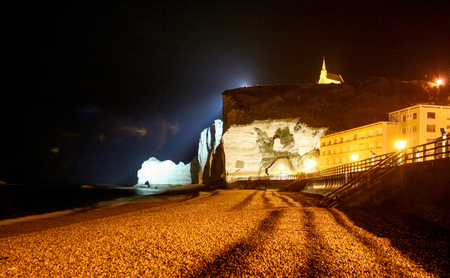 The Manneporte arch near Etratat, Normandy, Franceの写真素材