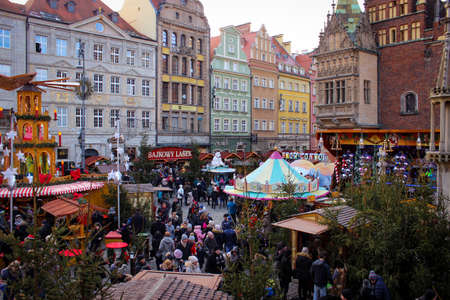 Wroclaw, Poland - December 10, 2017: People Walk On The Annual Christmas Market Daytime.のeditorial素材