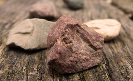 asymmetrically-scale natural stones - assymetrisch angelegte natursteine