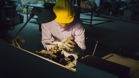 worker use bending machine with steel pipe.の写真素材