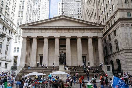 New York, USA - September 21, 2015: Facade of the Federal Hall with Washington Statue on the front, Wall street, Manhattan,  New York City.のeditorial素材