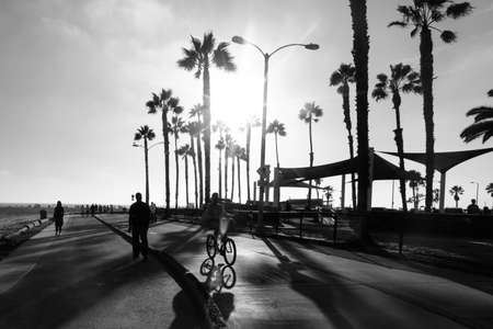 Los Angeles, USA - September 27, 2015: People are walking on Venice beach, California.のeditorial素材