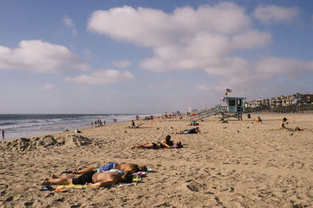 Los Angeles, USA - October 4, 2015: People on the Manhattan beach, California.のeditorial素材