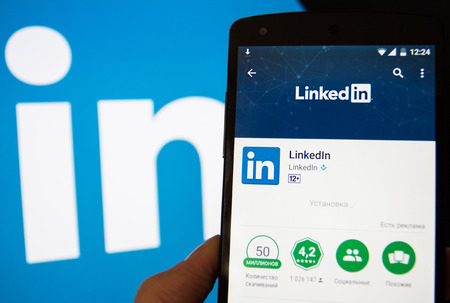 MOSCOW, RUSSIA - February 2,2017: Smartphone with Linkedin.com homepage on the screen. LinkedIn is a business-oriented social networking serviceのeditorial素材