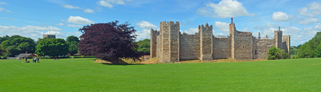 Framlingham castle and church with visitors.のeditorial素材