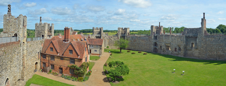 Framlingham castle walls and poorhouse.のeditorial素材