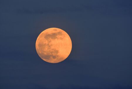 Super Pink Moon April 2020の写真素材