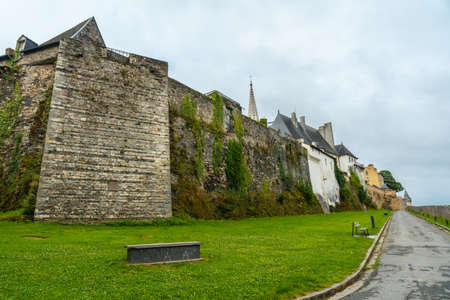 Walk along the walls of the Castle of Vitre. Ille-et-Vilaine department, Brittany region, Franceのeditorial素材