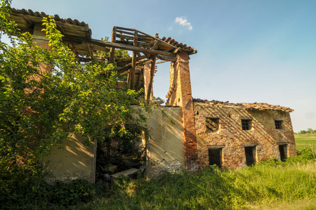 Ruins View Of An Old Abandoned House Buildingの写真素材