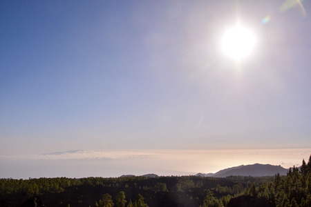 Photo Picture of The  Sun Setting in the Seaの写真素材