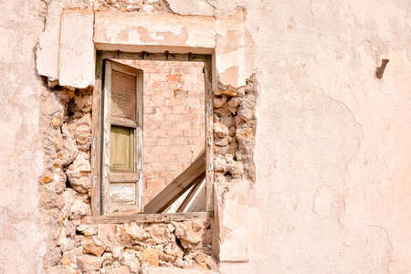 Photo Picture of an Abandoned Desert House Exterior
