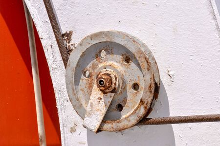 Photo Picture of an Old Industrial Puleyの写真素材