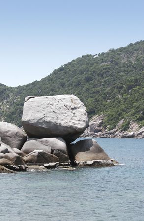 Rock formations on the coast of Nangyuan Island, Thailandの写真素材