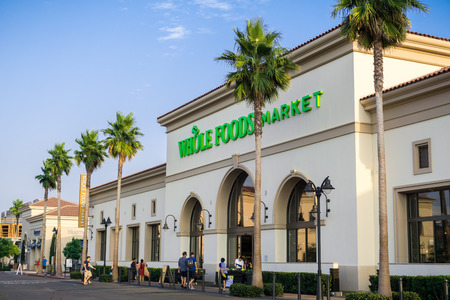 September 2, 2017 Santa Clara/CA/USA - People shopping at the Whole Foods supermarket located at Santa Clara Square Marketplace , south San Francisco bay areaのeditorial素材