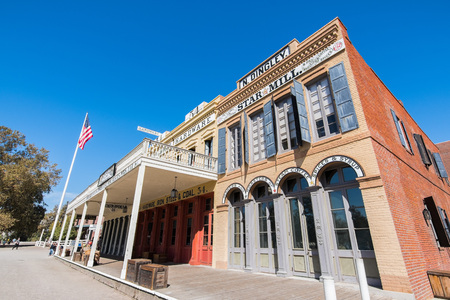 September 22, 2018 Sacramento / CA / USA - Beautifully restored historic buildings in Old Sacramento State Historic Parkのeditorial素材
