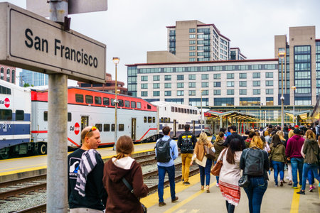 August 21, 2018 San Francisco / CA / USA - Crowds of people on a Caltrain platform after arriving in San Franciscoのeditorial素材