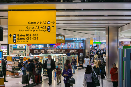 September 24, 2017 London/UK - People walking through and shopping at the duty free at Terminal 5, Heathrow Airportのeditorial素材
