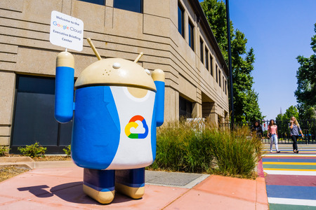 August 9, 2018 Mountain View / CA / USA - Google Cloud sign located at the entrance to one of their campuses located in Silicon Valley, south San Francisco bay areaのeditorial素材