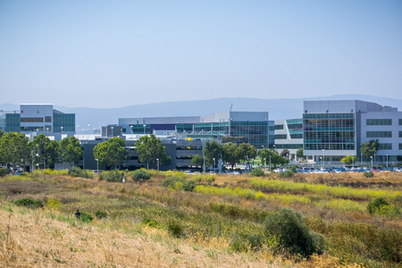 August 17, 2017 Sunnyvale/CA/USA - Yahoo headquarters located on the shoreline of San Francisco bay, Silicon Valleyのeditorial素材