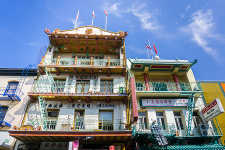 September 5, 2017 San Francisco/CA/USA - Old buildings in the Chinatown districtのeditorial素材