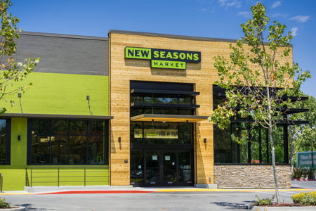 August 5, 2017 Sunnyvale/CA/USA - New seasons market storefront ready to open