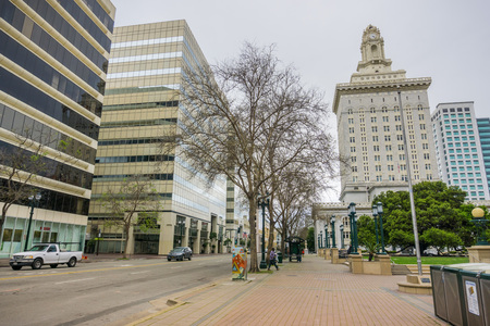 March 26, 2017 Oakland/CA/USA - The City Hall building in Frank H. Ogawa Plaza, downtown Oakland, on a cloudy dayのeditorial素材