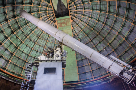 May 7, 2017 San Jose/CA/USA - Inside the historical 36-inch Shane telescope at Lick Observatory - Mount Hamilton, south San Francisco bayのeditorial素材