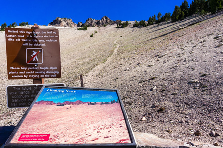 June 24, 2018 Mineral / CA / USA - Trail information panel about restoration and the interdiction of hiking off trail, located on the way to Lassen Peak; Lassen Volcanic National Parkのeditorial素材