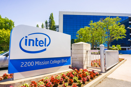 May 3, 2018 Santa Clara / CA / USA - Intel sign located in front of the entrance to the offices and museum located in Silicon Valleyのeditorial素材